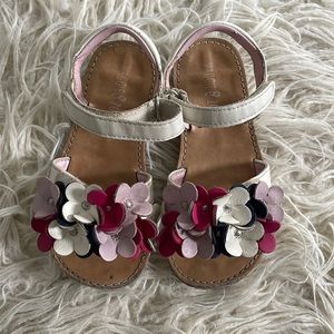 Toddler sandals in US10